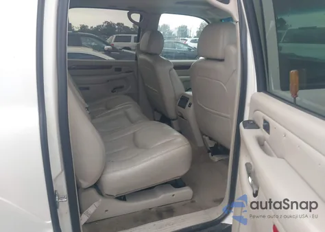 2005 Cadillac Escalade Esv Standard z USA, uszkodzony, nr VIN 3GYFK66N05G251561